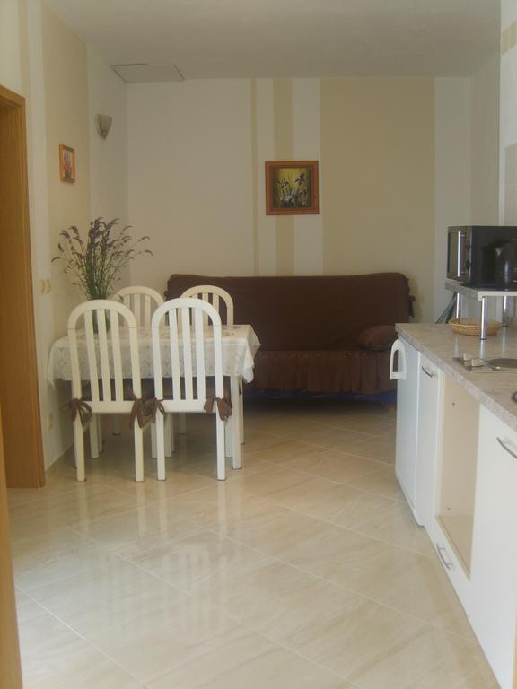 Apartments Iva Alla Трогир Стая снимка
