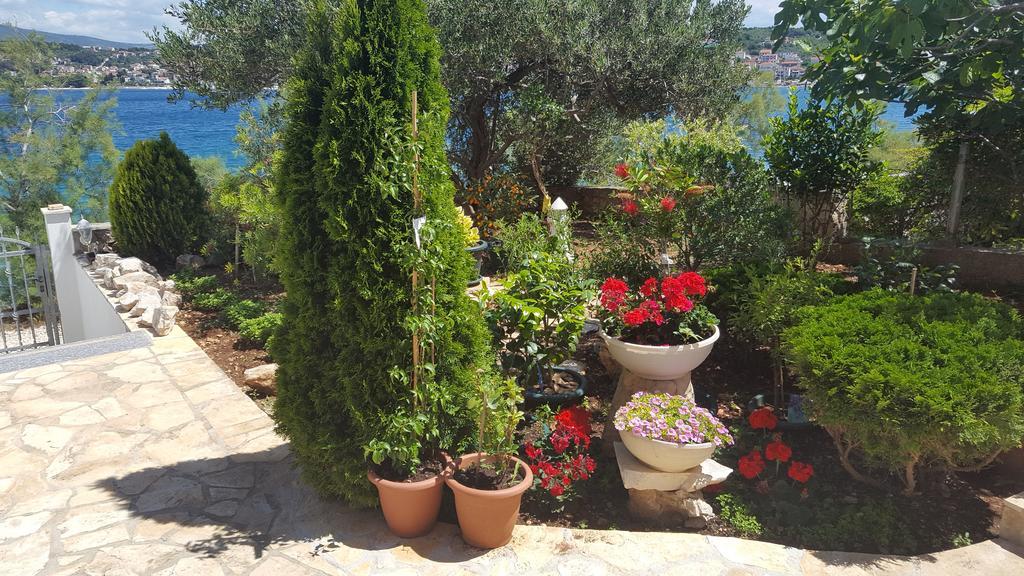 Apartments Iva Alla Трогир Екстериор снимка